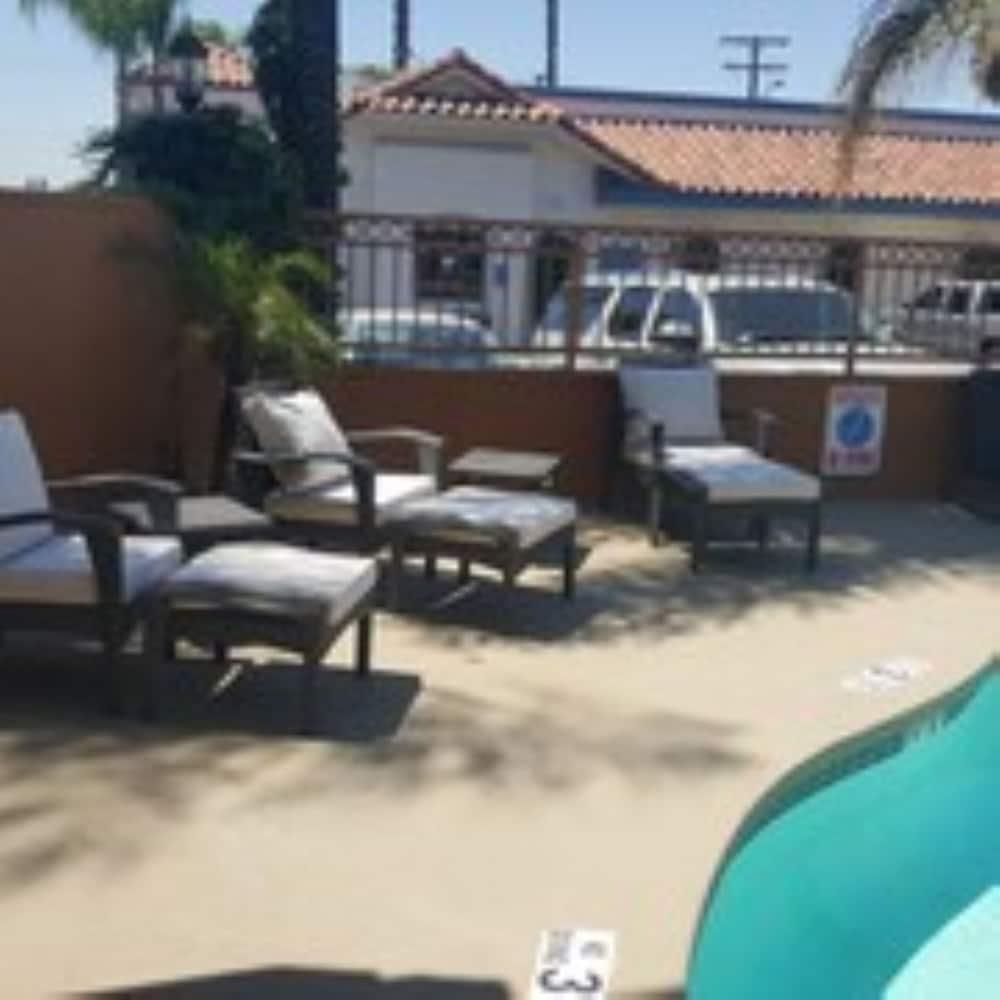فندق إكسولا، أحد مجموعة فنادق تريدمارك وادي مورينو المظهر الخارجي الصورة
